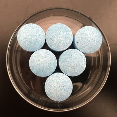 青く黄色いTabellaは塩の倍数を着色する99%の内容を精製した
