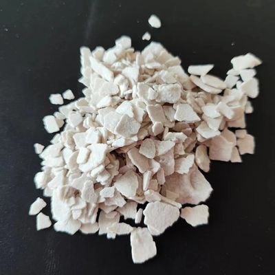 雪の溶解の代理店の塩化カルシウムの二水化物の白い薄片74%分
