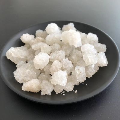 純度94.5%の未加工バス ソルトのボイラー水処理は5-10mmの粒度に塩を加える